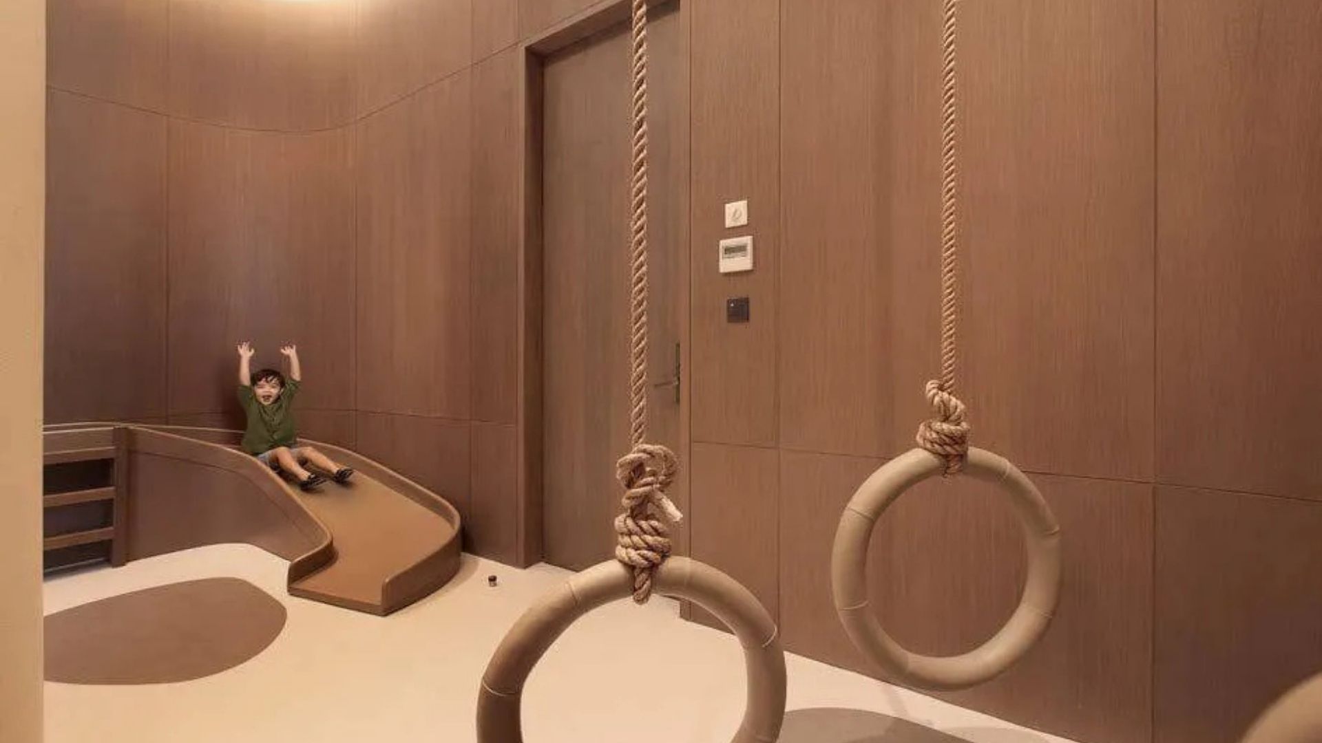 Verde Two-Children Indoor Playground