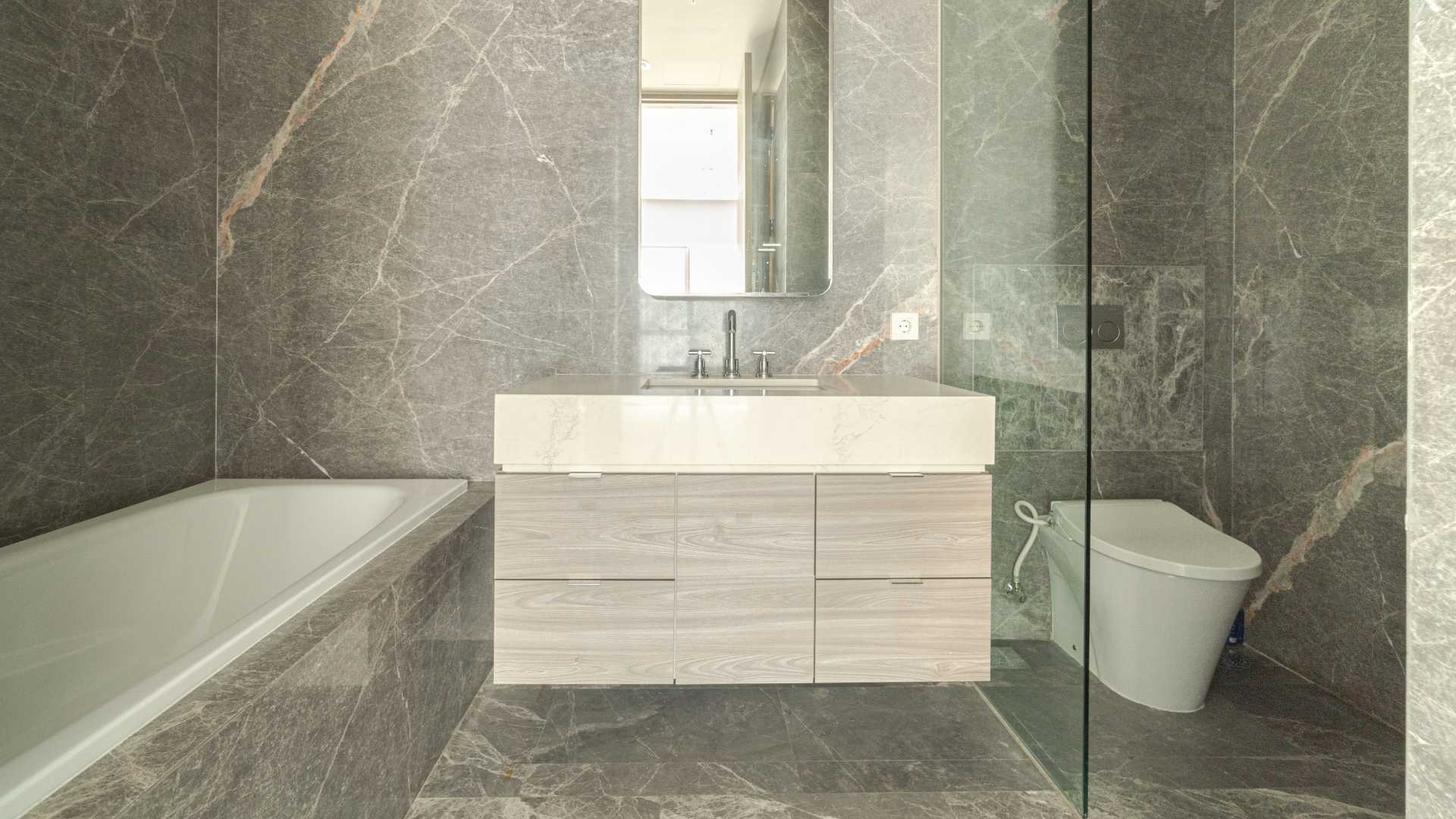 Verde Two Terraverde-3BR-Toilet