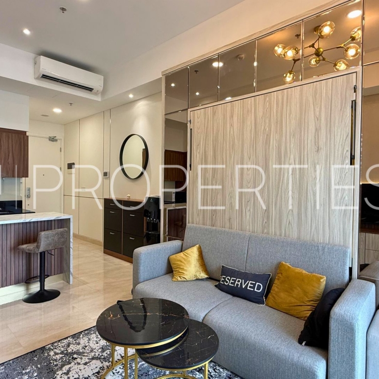 57 Promenade - C18C - Living Area