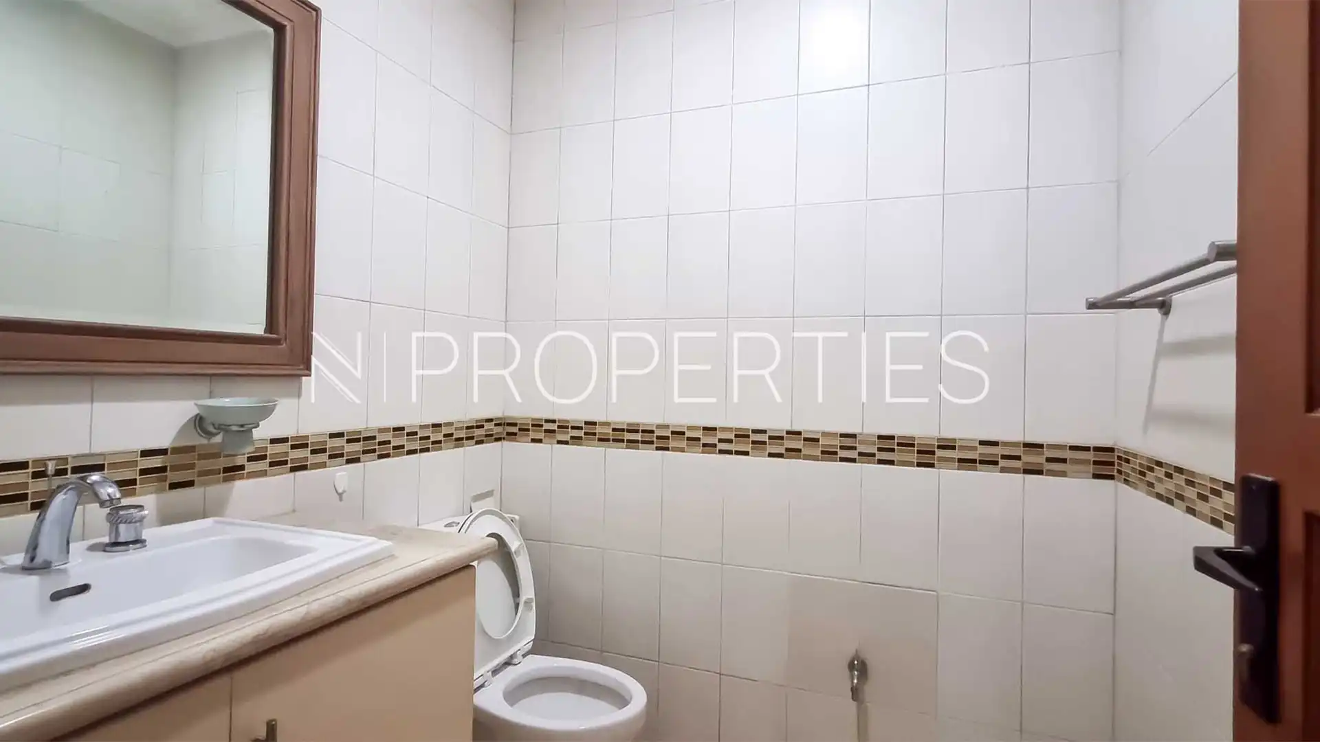 Bungur no.18-5BR-Bathroom 4