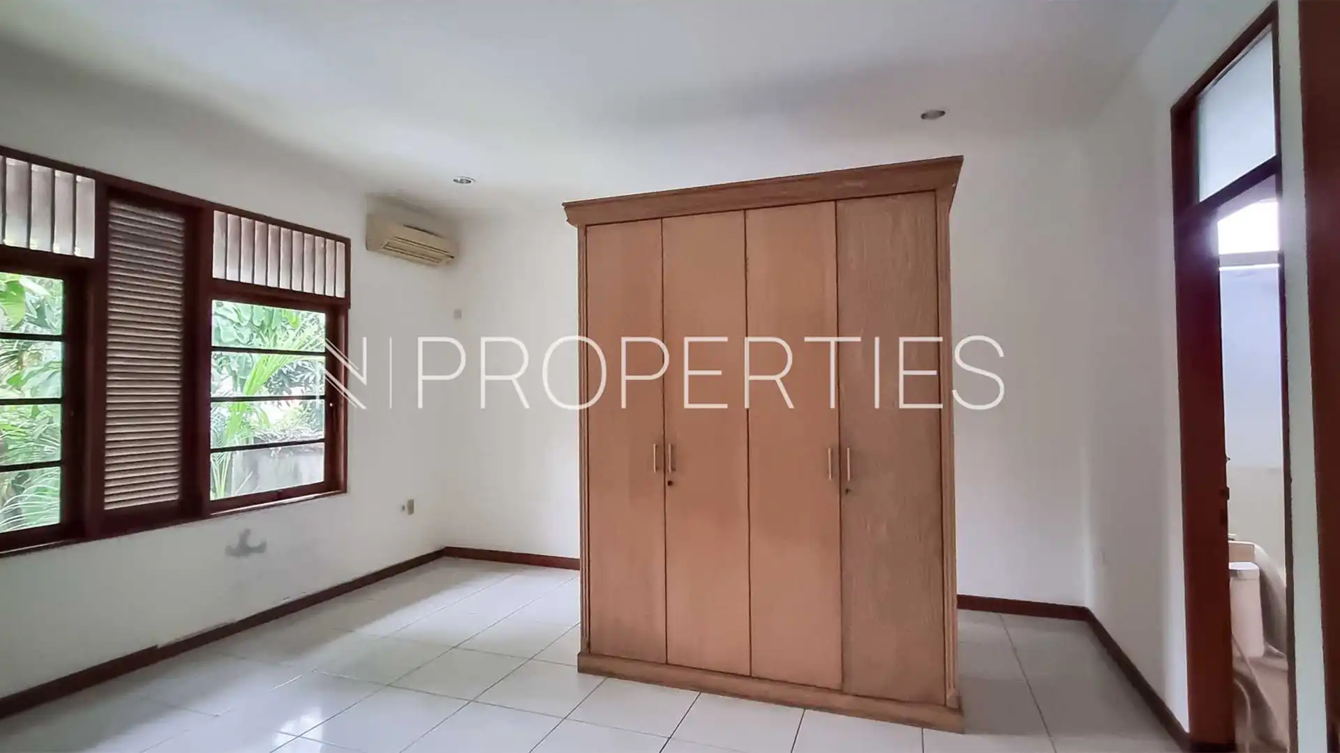 Bungur no.18-5BR-Bedroom 1