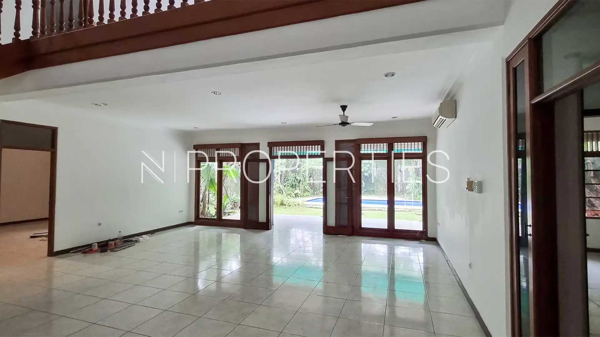 Bungur no.18-5BR-Living Area