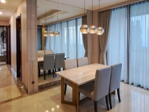 District 8-3BR-Dining Area