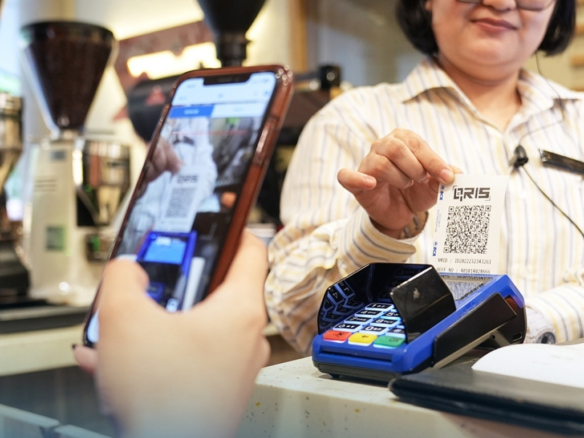 How to Use QRIS for Cashless Payments in Indonesia
