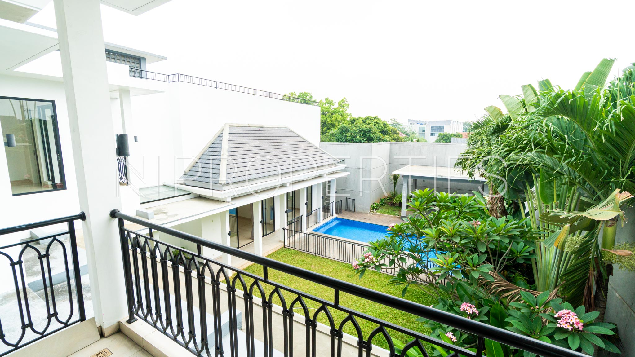 Jl.Pelita No.3-5BR-Balcony