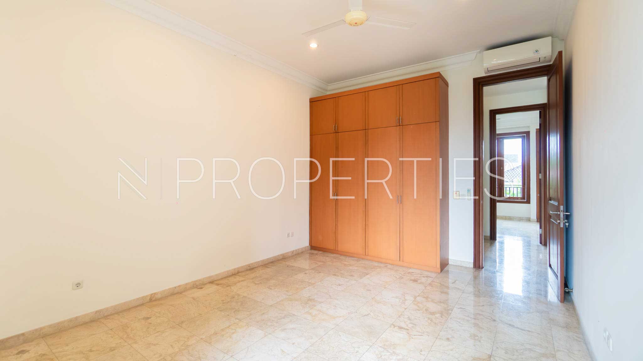 Kecapi 8-4BR-Bedroom 2