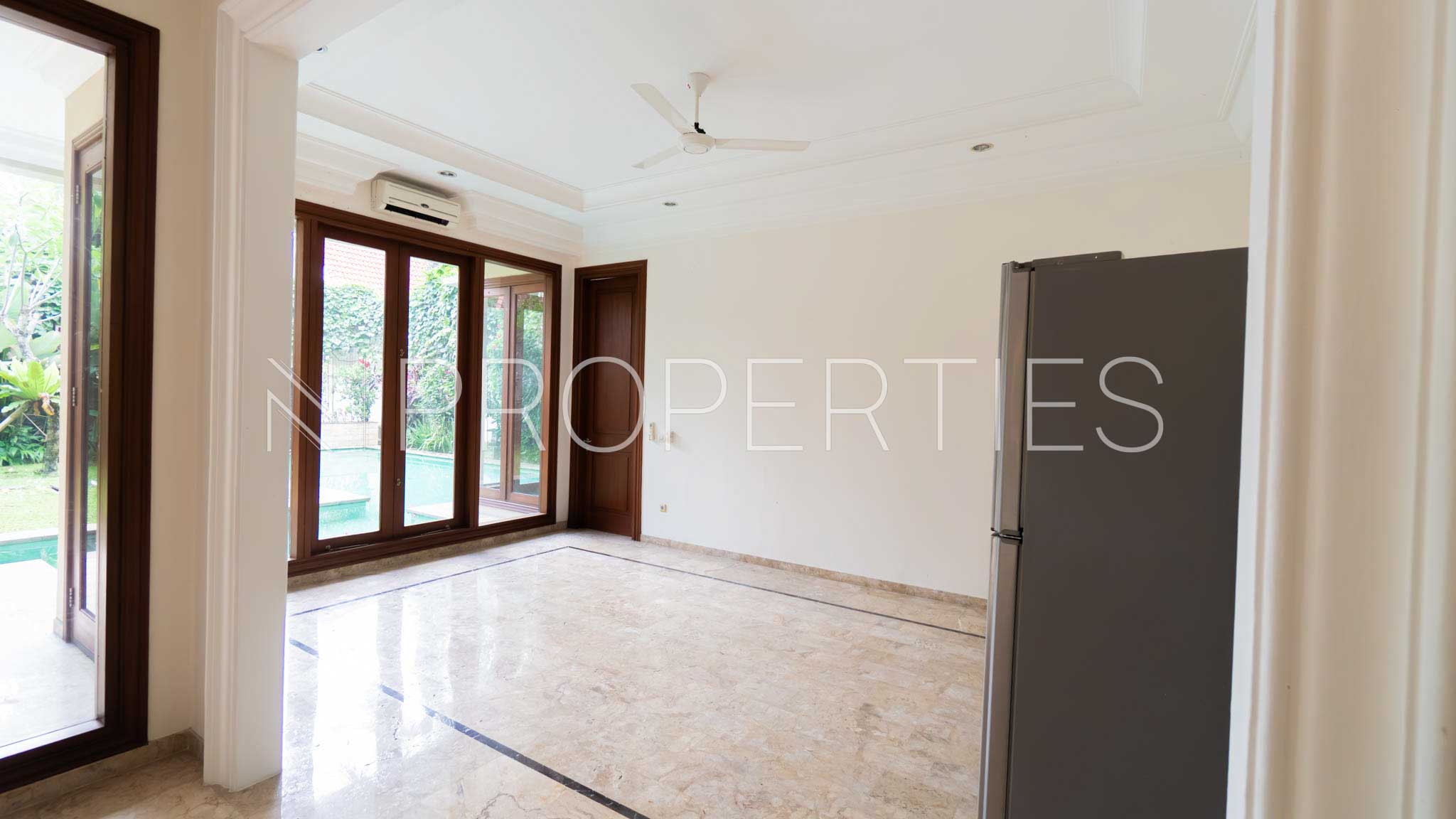 Kecapi 8-4BR-Dining Area