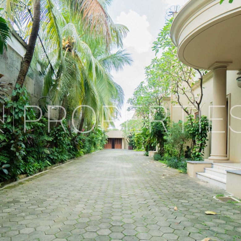 Kecapi 8-4BR-Row Jalan