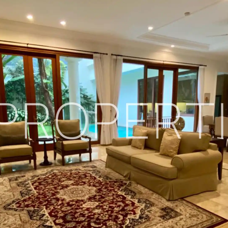 Kencana Permai 8 No.17-5BR-Living Area