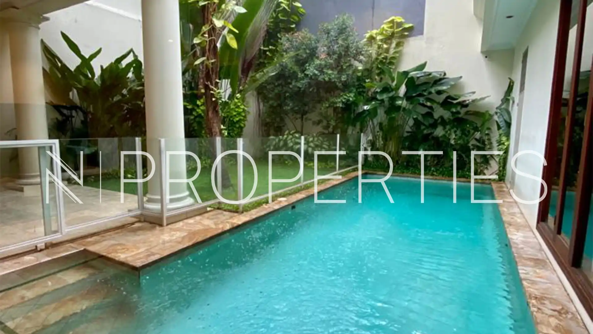 Kencana Permai 8 No.17-5BR-Swimming Pool & Backyard