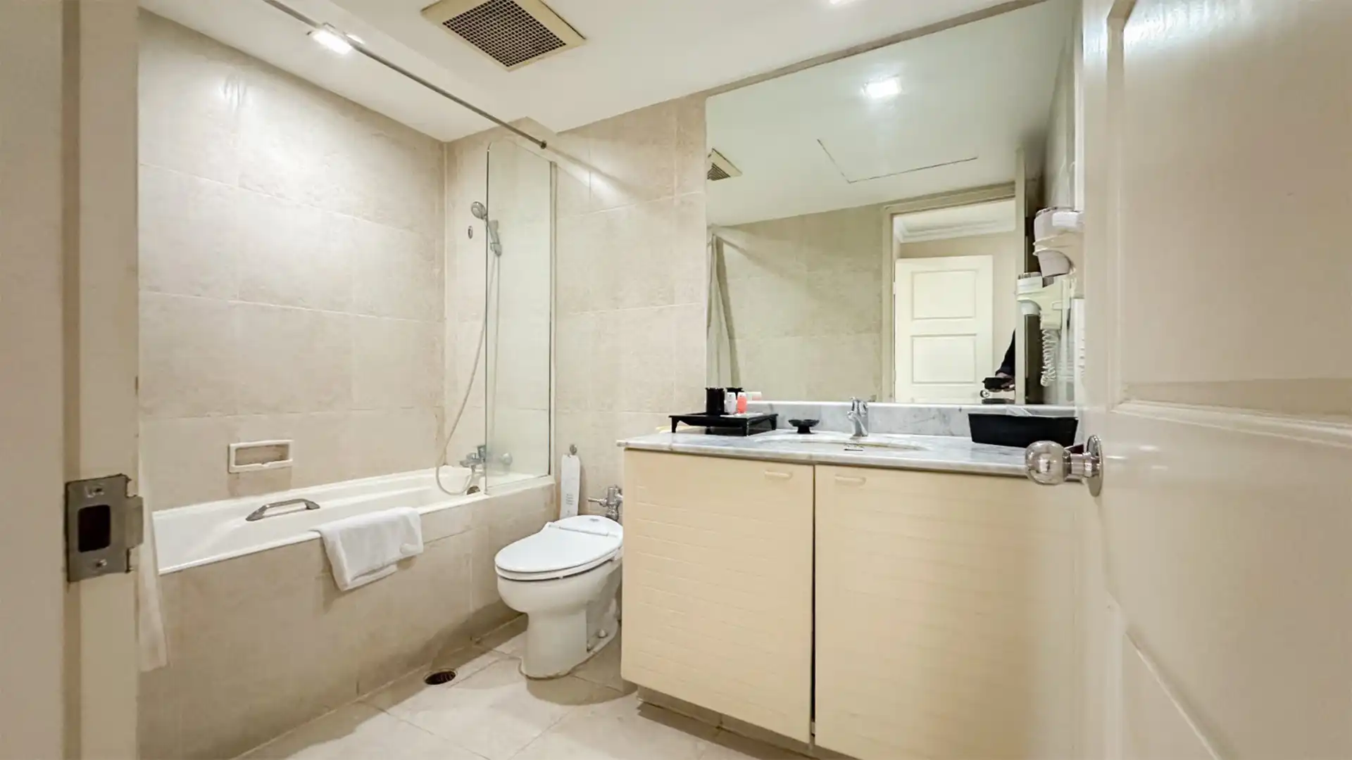 Kristal-3BR-Bathroom 2