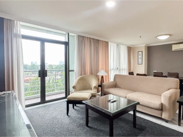 Hotel Kristal-3BR-Living Area