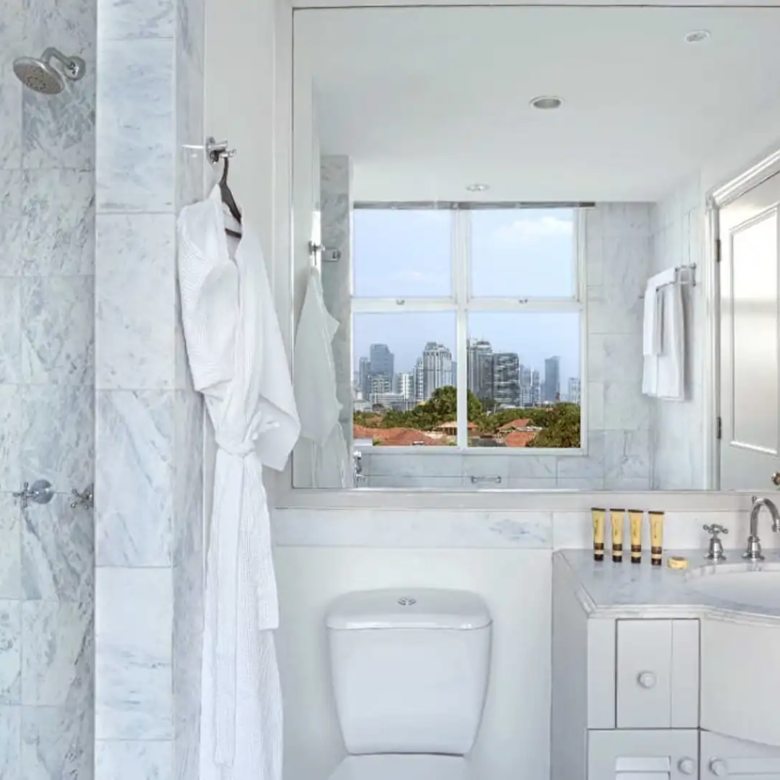 Menteng-2BR-Bathroom (2)