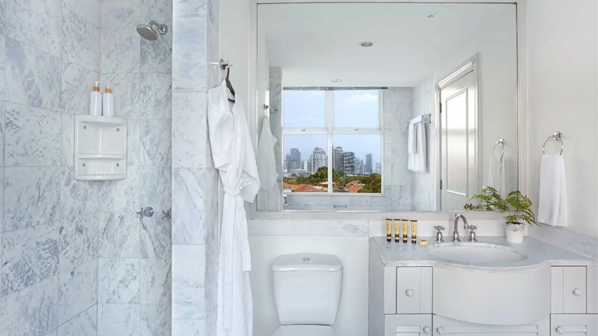 Menteng-2BR-Bathroom (2)