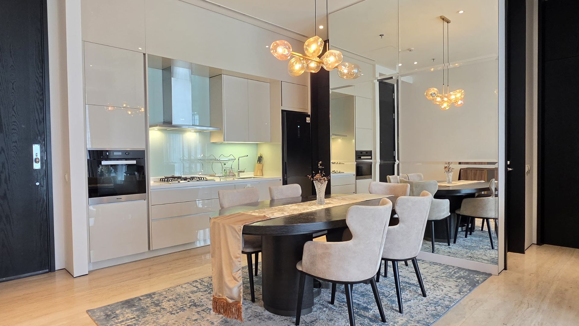 PORTE 6F – DINING AREA