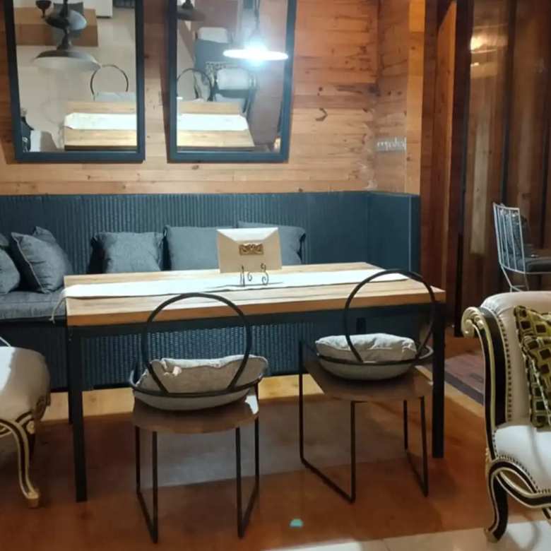 Permata Intan-3BR-Dining Area (2)