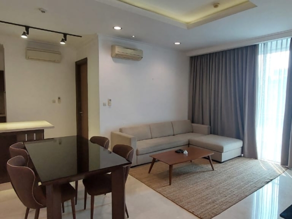 Residence 8-2BR-Dining and Kitchen
