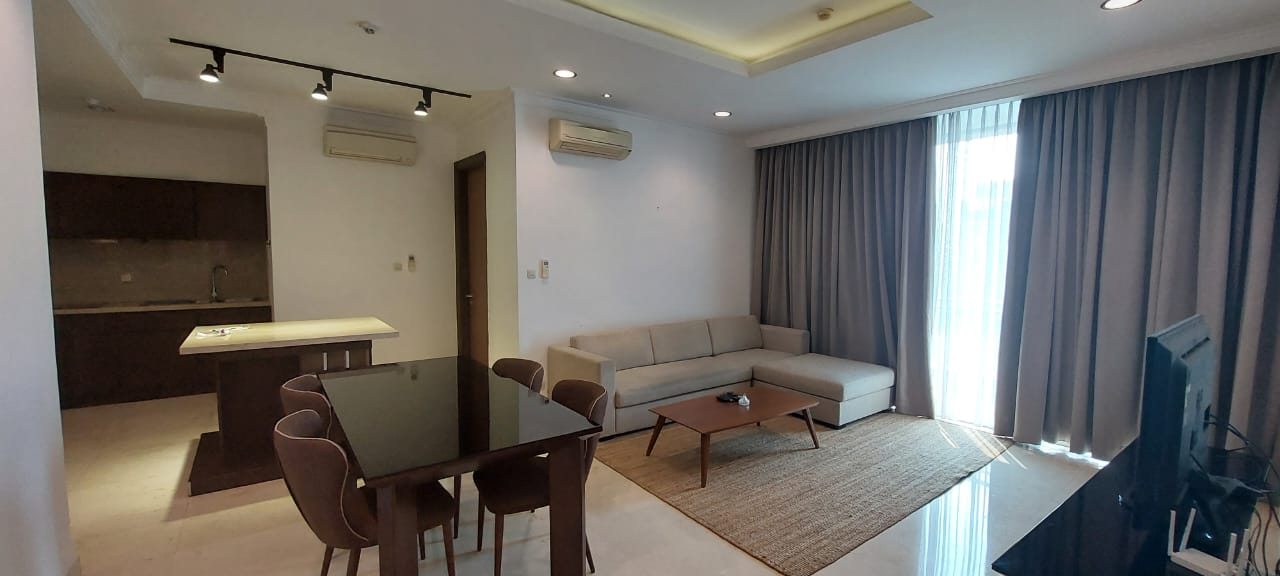 Residence 8-2BR-Dining and Kitchen