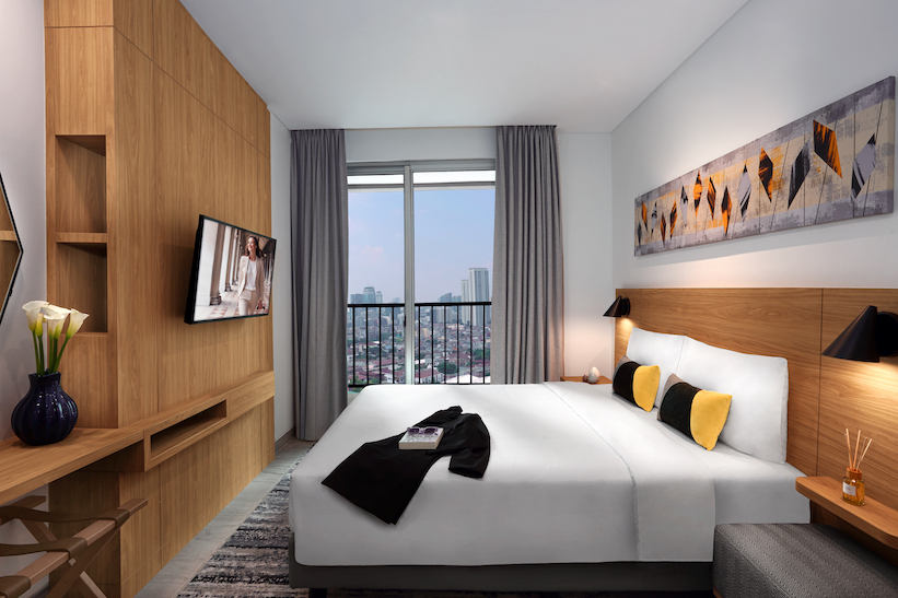 SR_Indonesia_Jakarta_Citadines Sudirman_Studio Executive_Bedroom to Balcony-LR