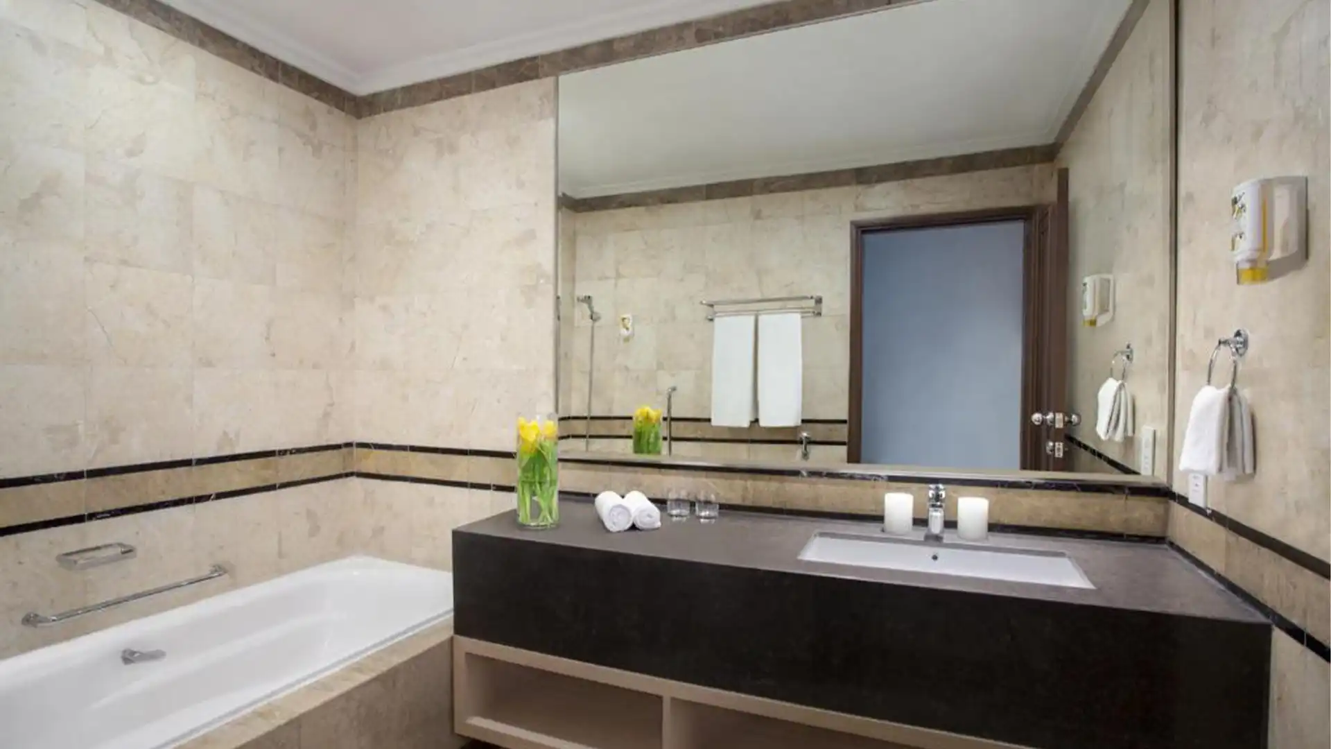 Somerset-3BR-Bathroom