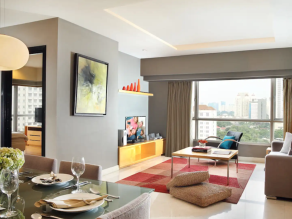 Somerset Berlian-3BR-Dining & Living Area