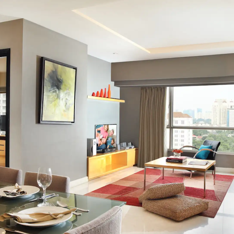 Somerset Berlian-3BR-Dining & Living Area