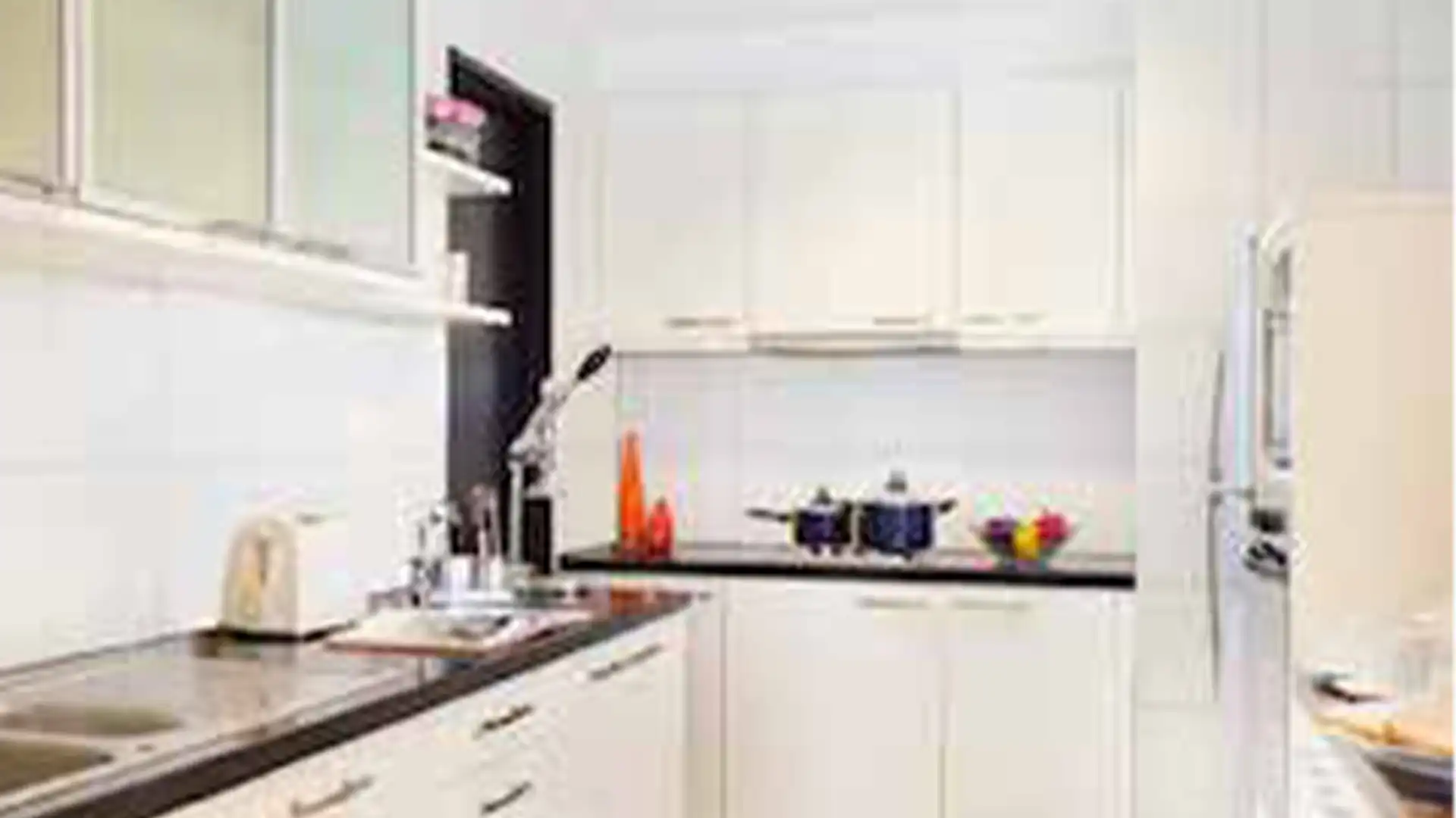 Somerset Berlian-3BR-Kitchen Area