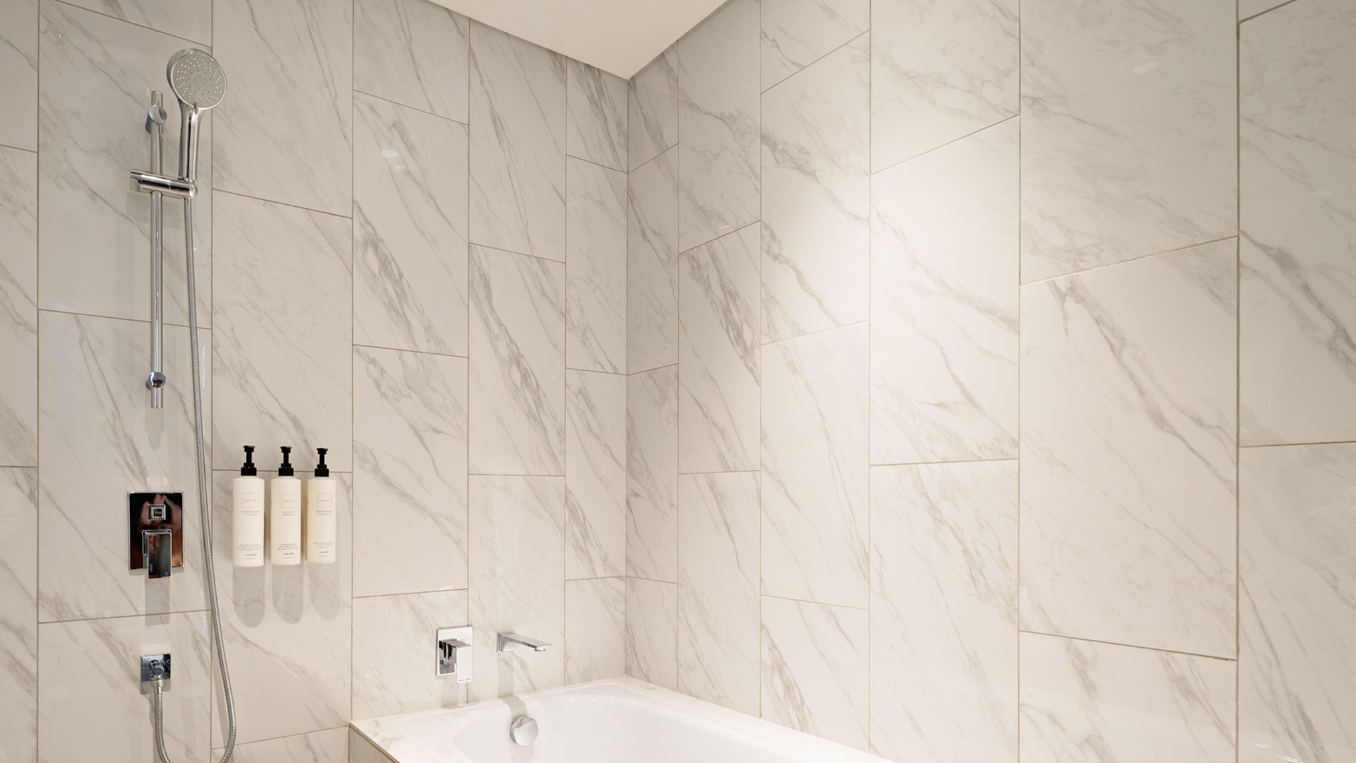 Swiss Advantage 2 Bedroom – BATHROOM