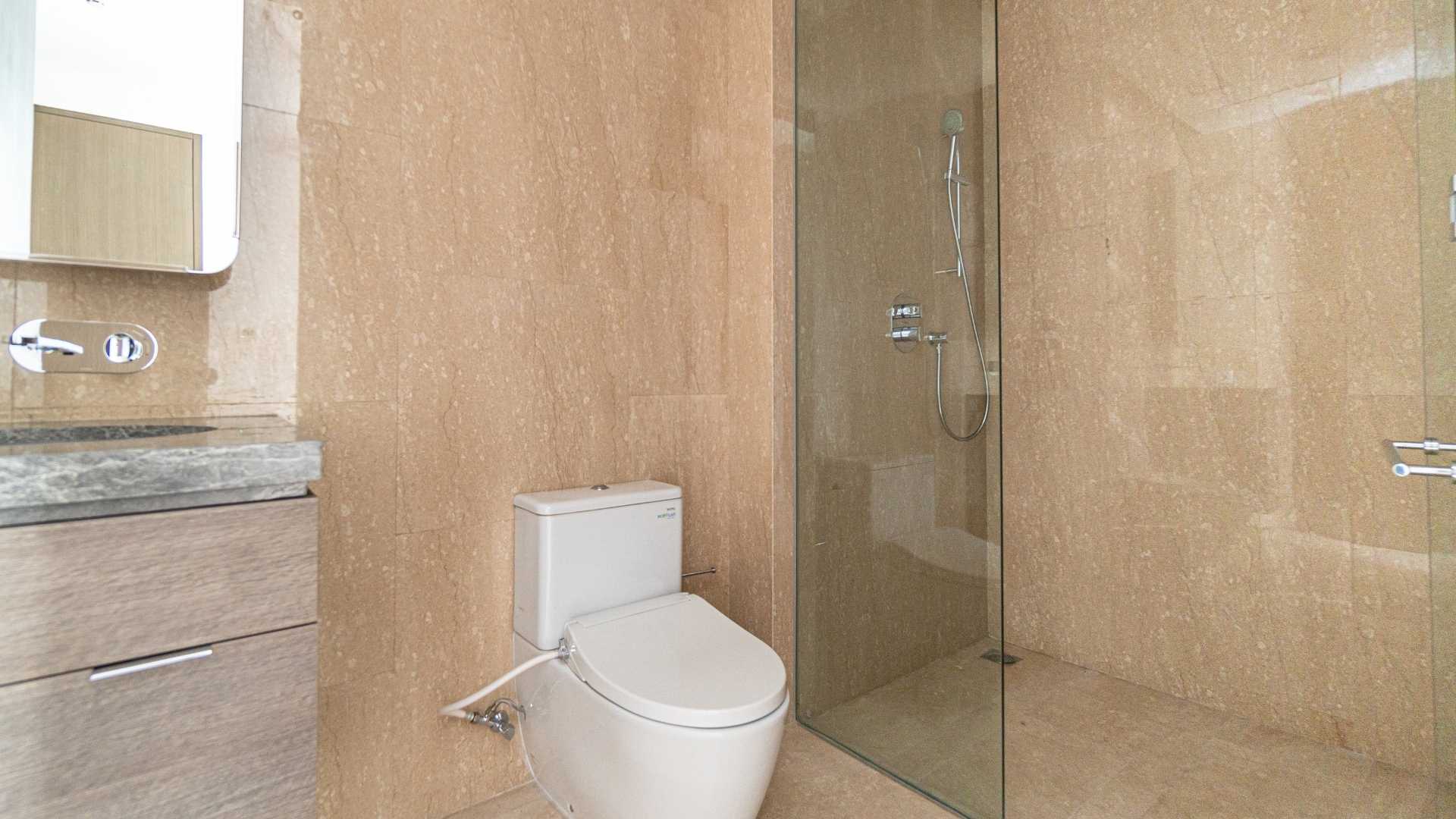 Two Verde Monteverde-3BR-Shower (1)