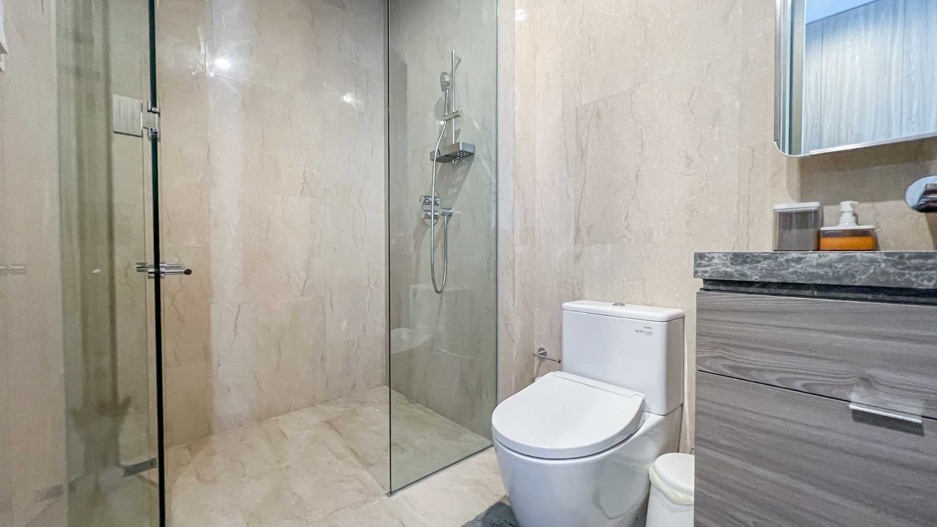 Two Verde Monteverde-3BR-Toilet