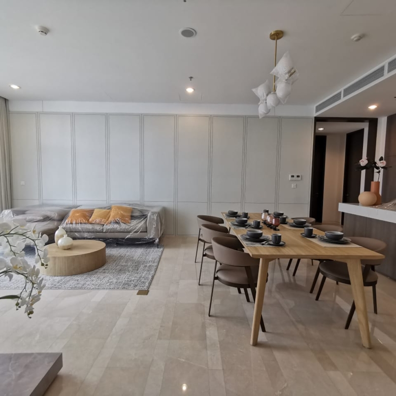 Verde Two-Monte 3BR-Dining and Living Area