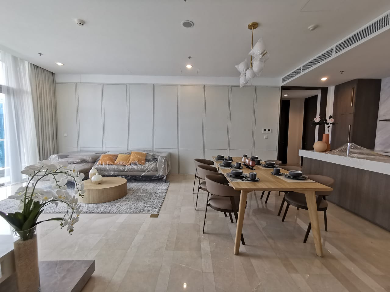 Verde Two-Monte 3BR-Dining and Living Area Verde Two-Monte 3BR-Dining and Living Area