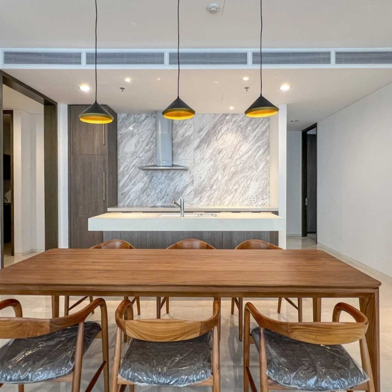 Verde Two Monteverde-2BR-Dining table