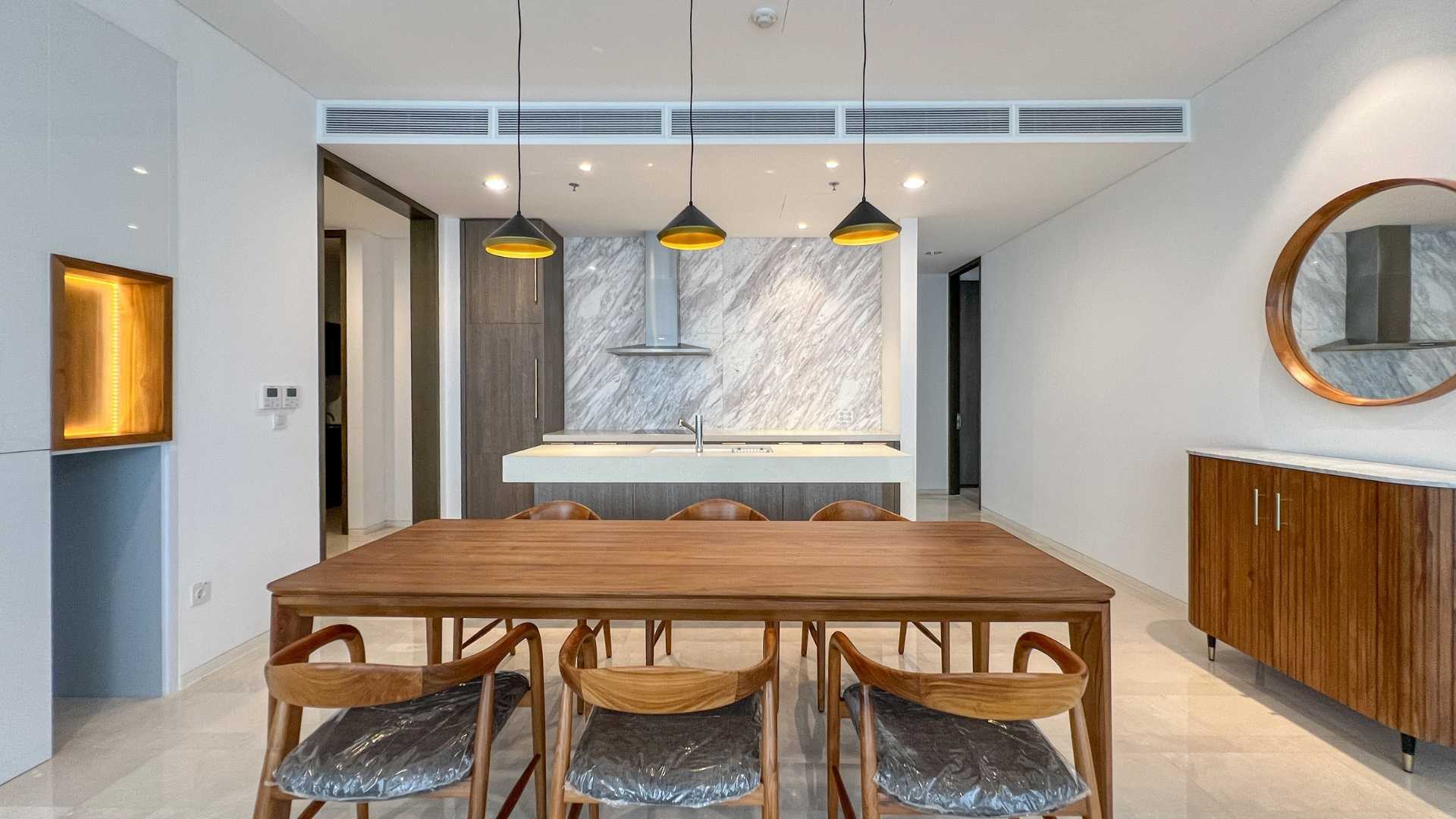 Verde Two Monteverde-2BR-Dining table