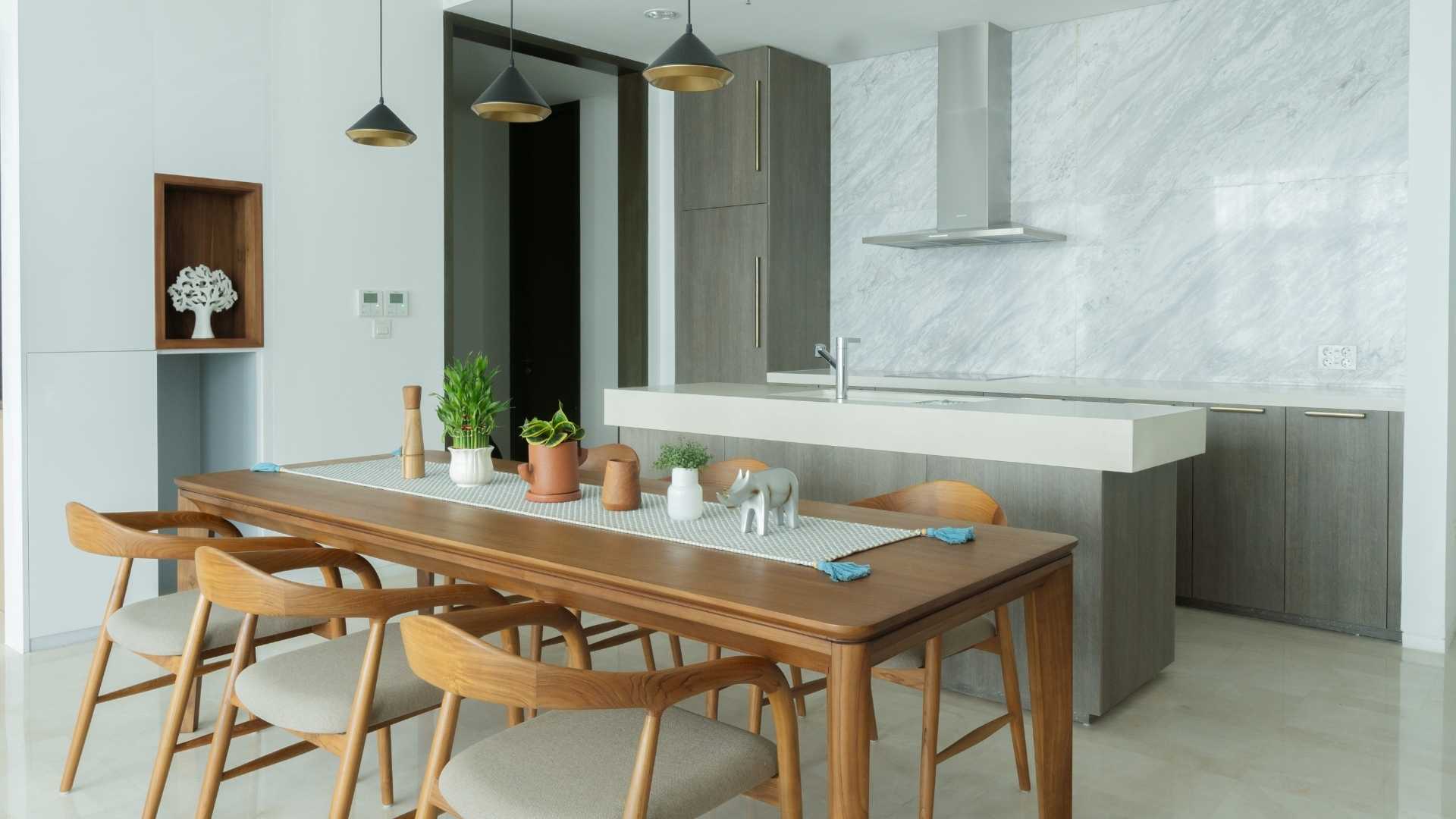 Verde Two Monteverde-3BR-Dining table detail