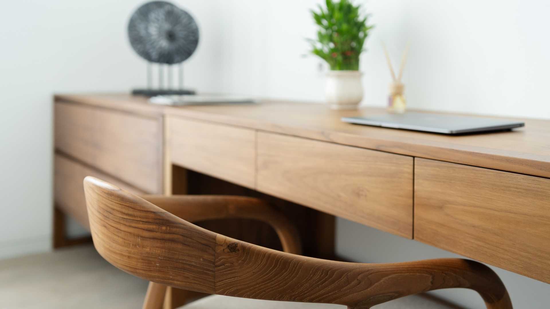 Verde Two Monteverde-3BR-Table detail