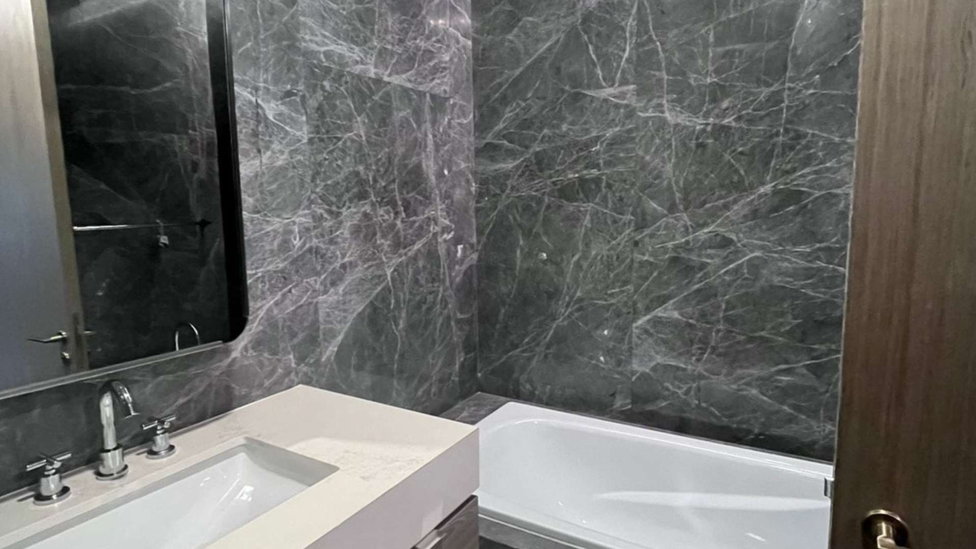 Verde Two Terraverde-2BR-Bathroom 1