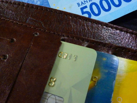 how to use foreign card in indonesia