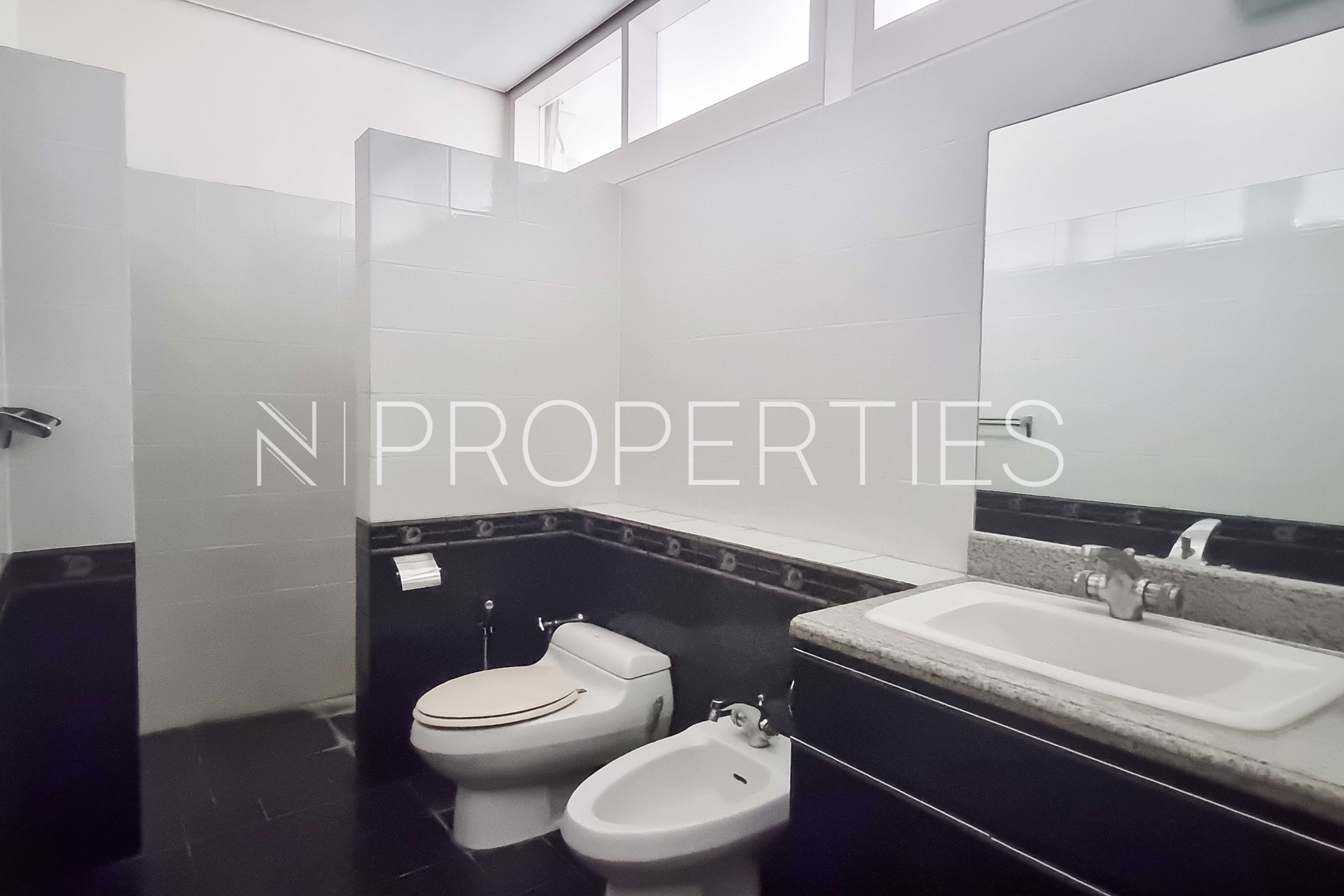 18 Expansive Family Estate at Kemang
