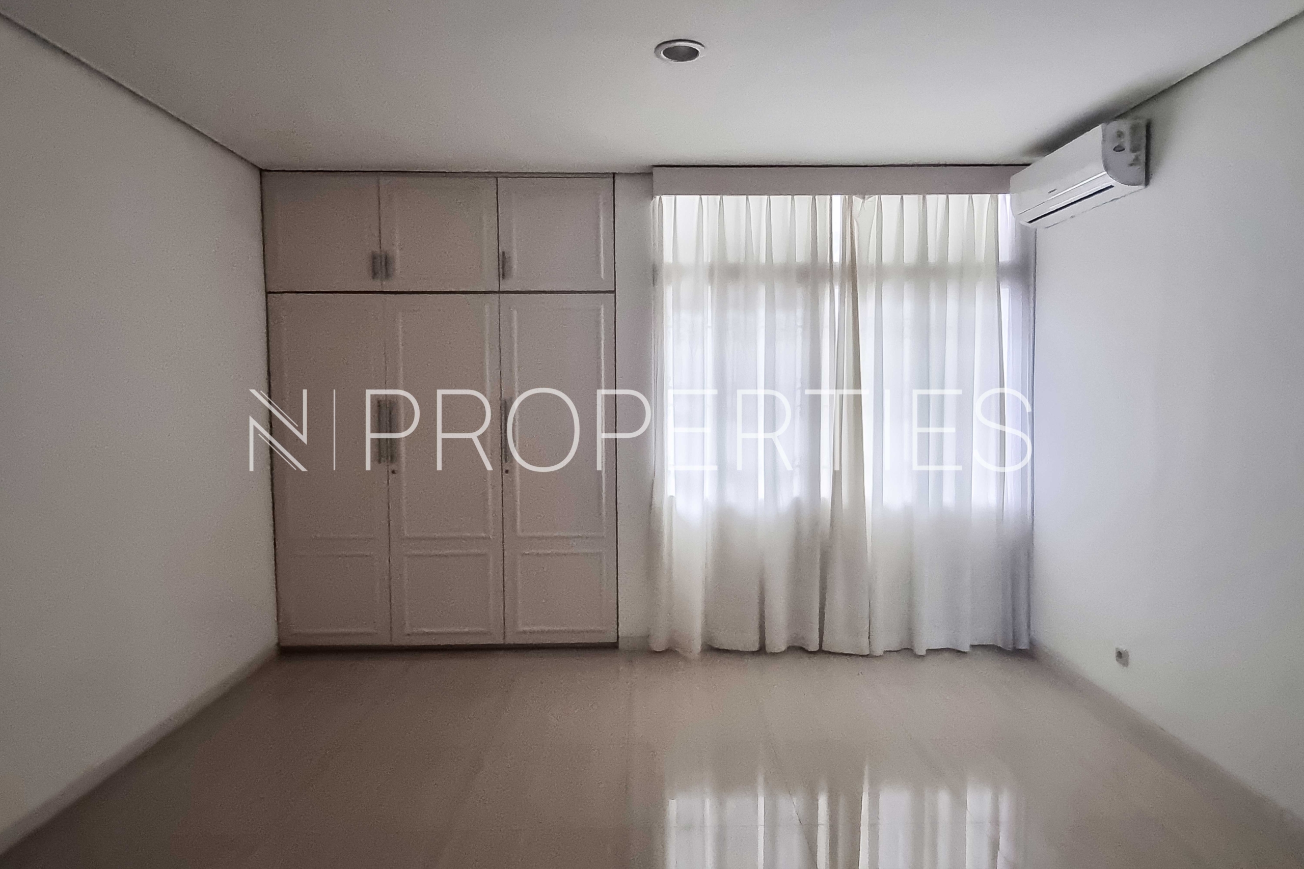 19 Expansive Family Estate at Kemang