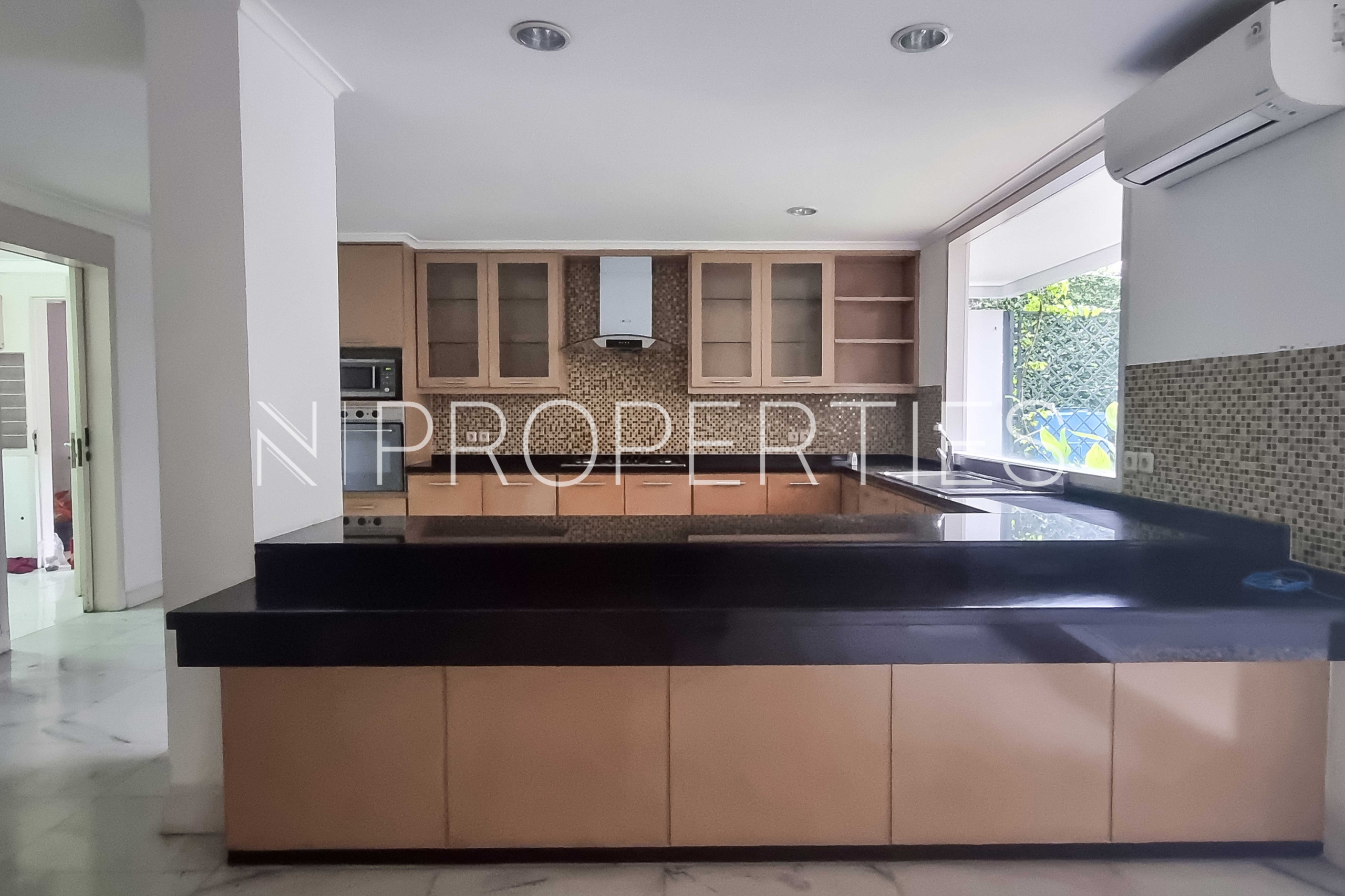3 Expansive Family Estate at Kemang