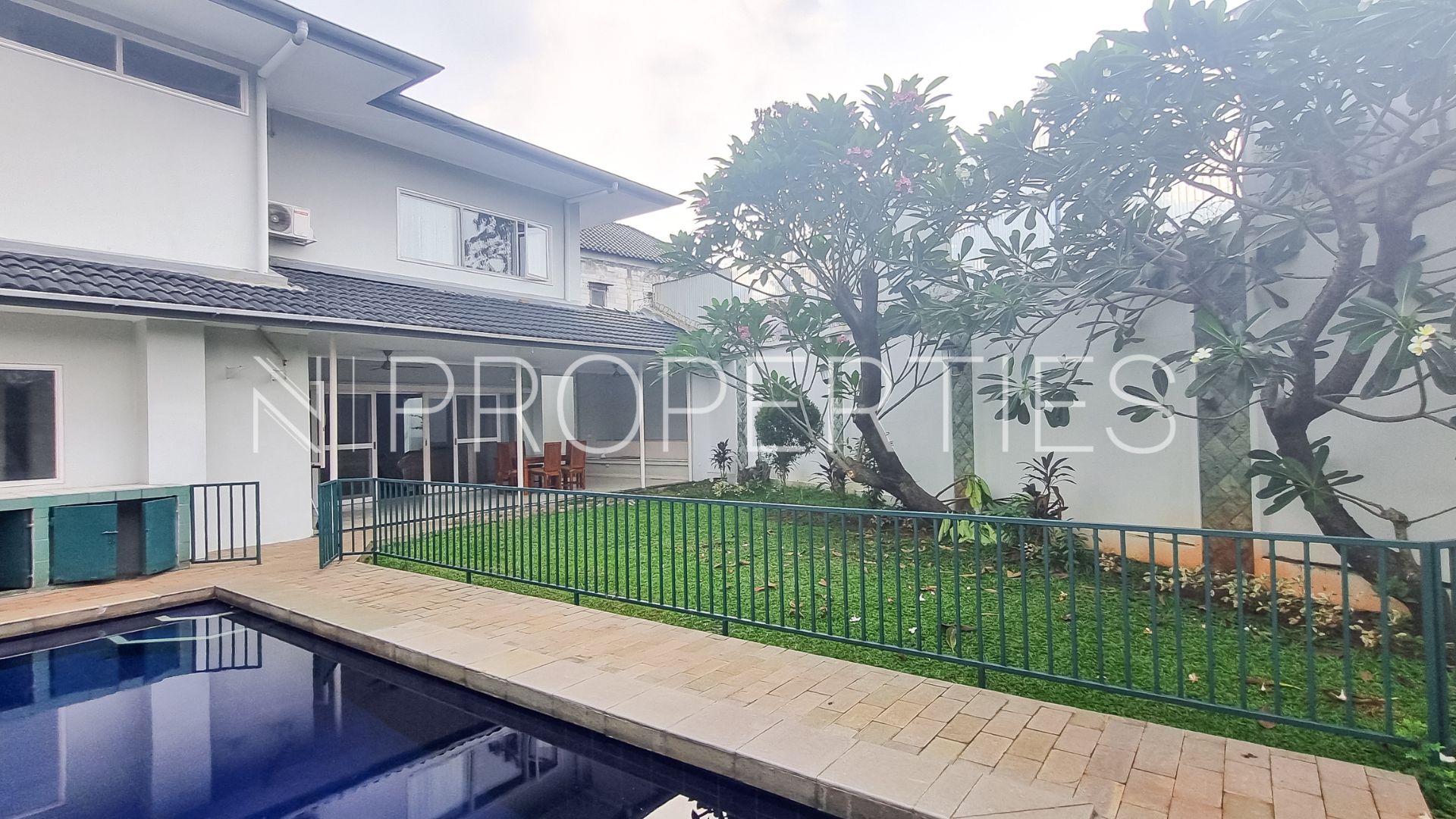 Strategic Location 4BR Family House at Cipete