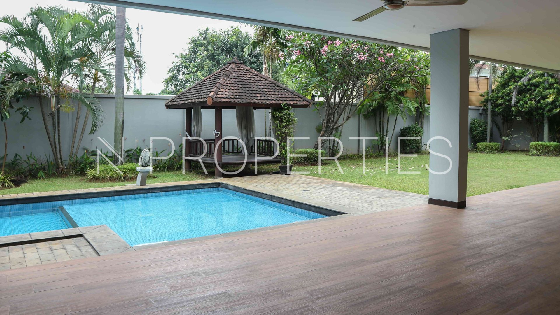 Cipete – Large-Scale 5BR House