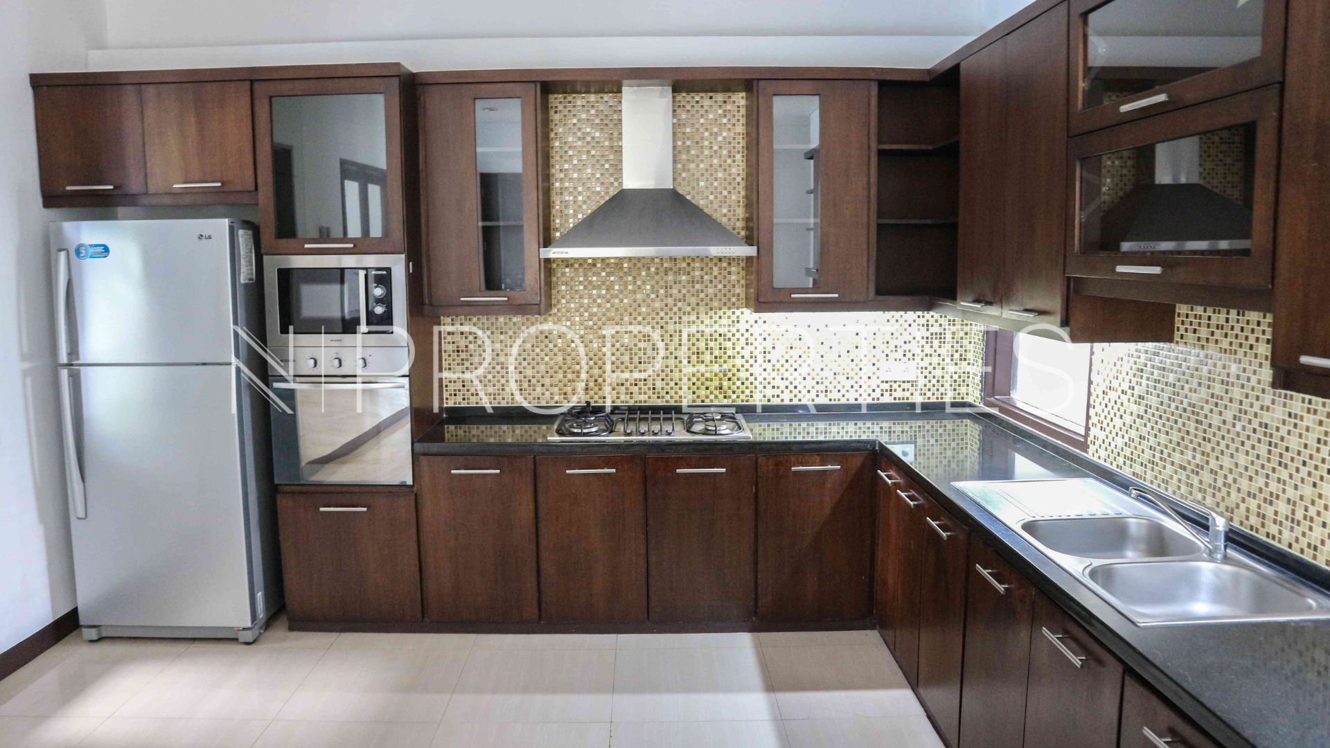 Cipete – Large-Scale 5BR House