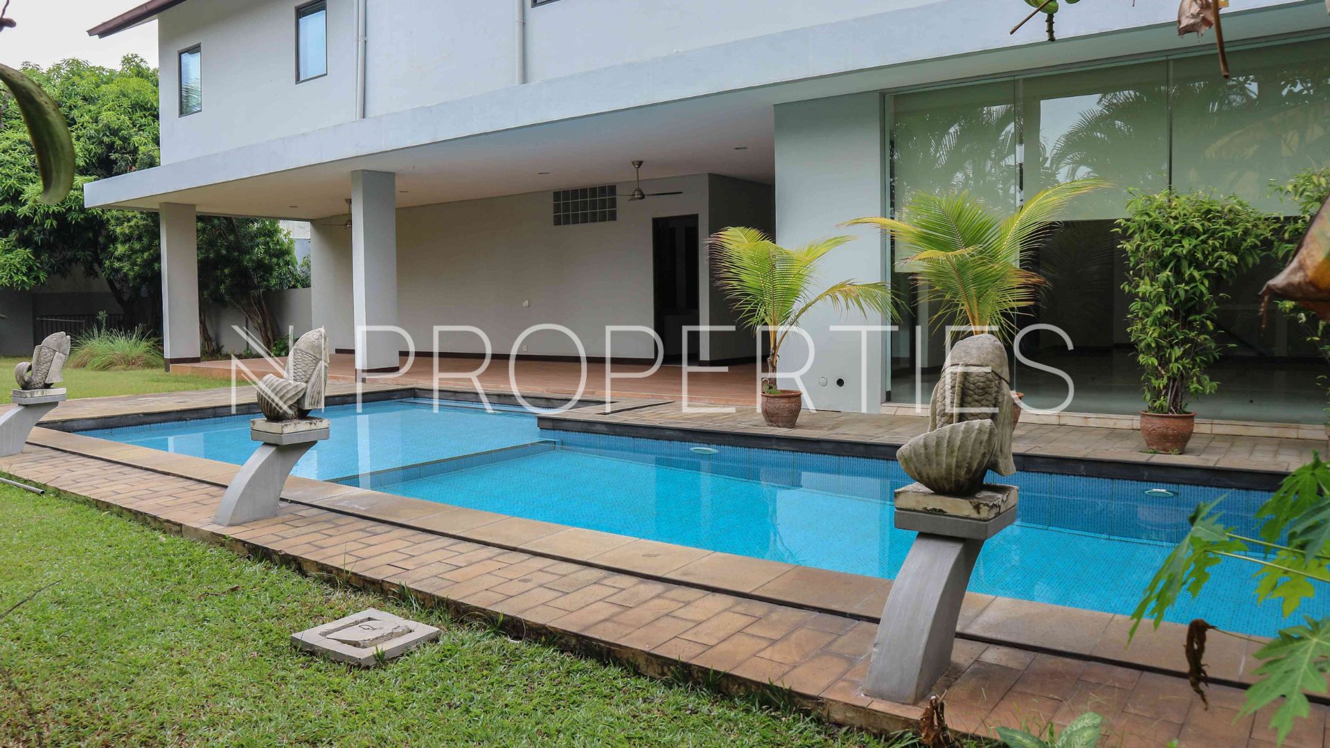 Cipete – Large-Scale 5BR House