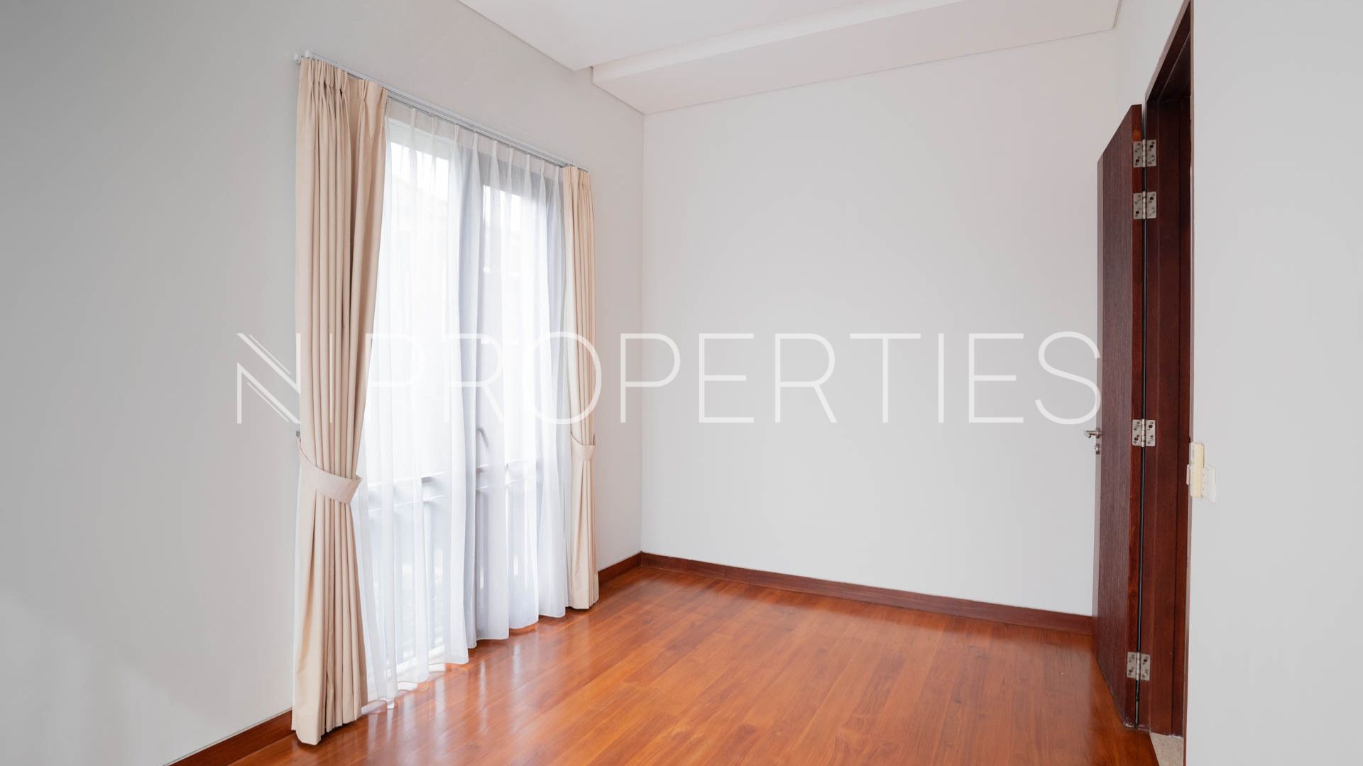 Well-Balanced 3BR House at Cilandak