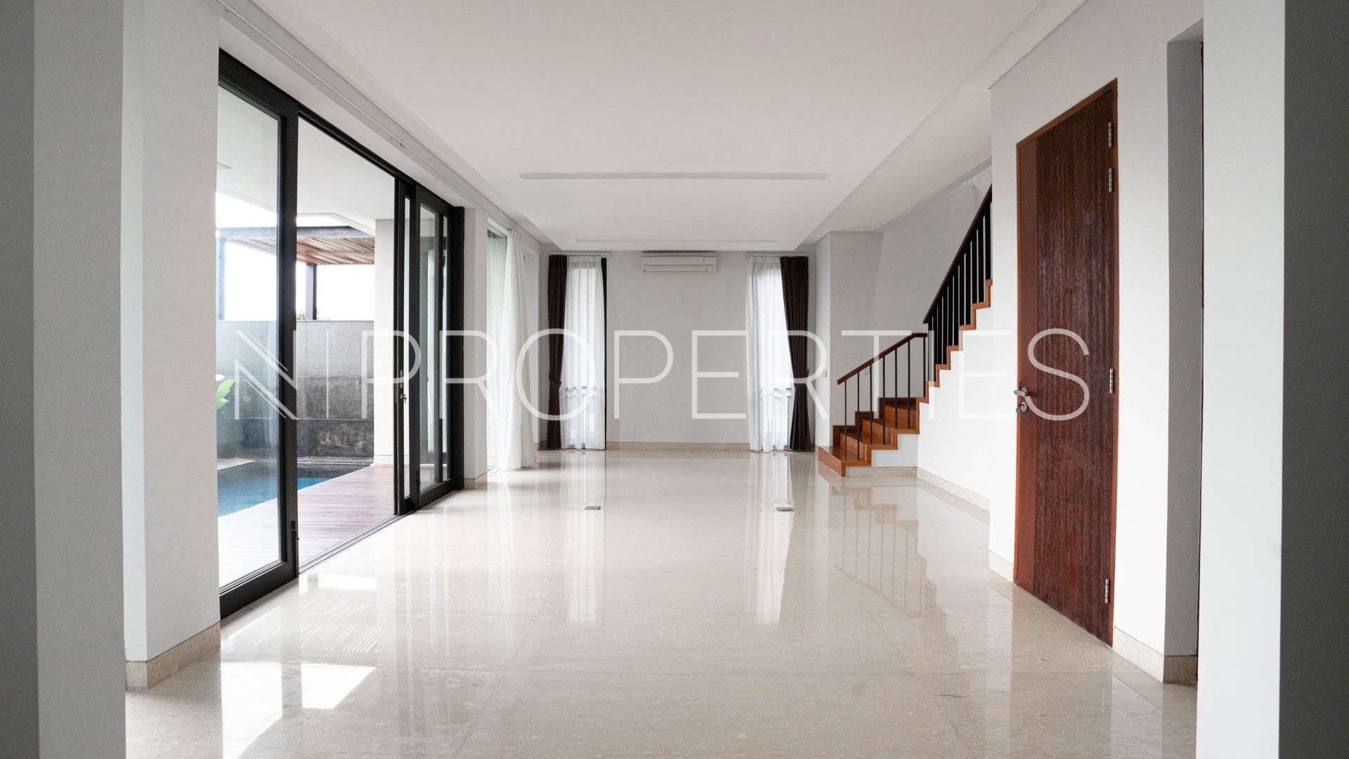 Well-Balanced 3BR House at Cilandak