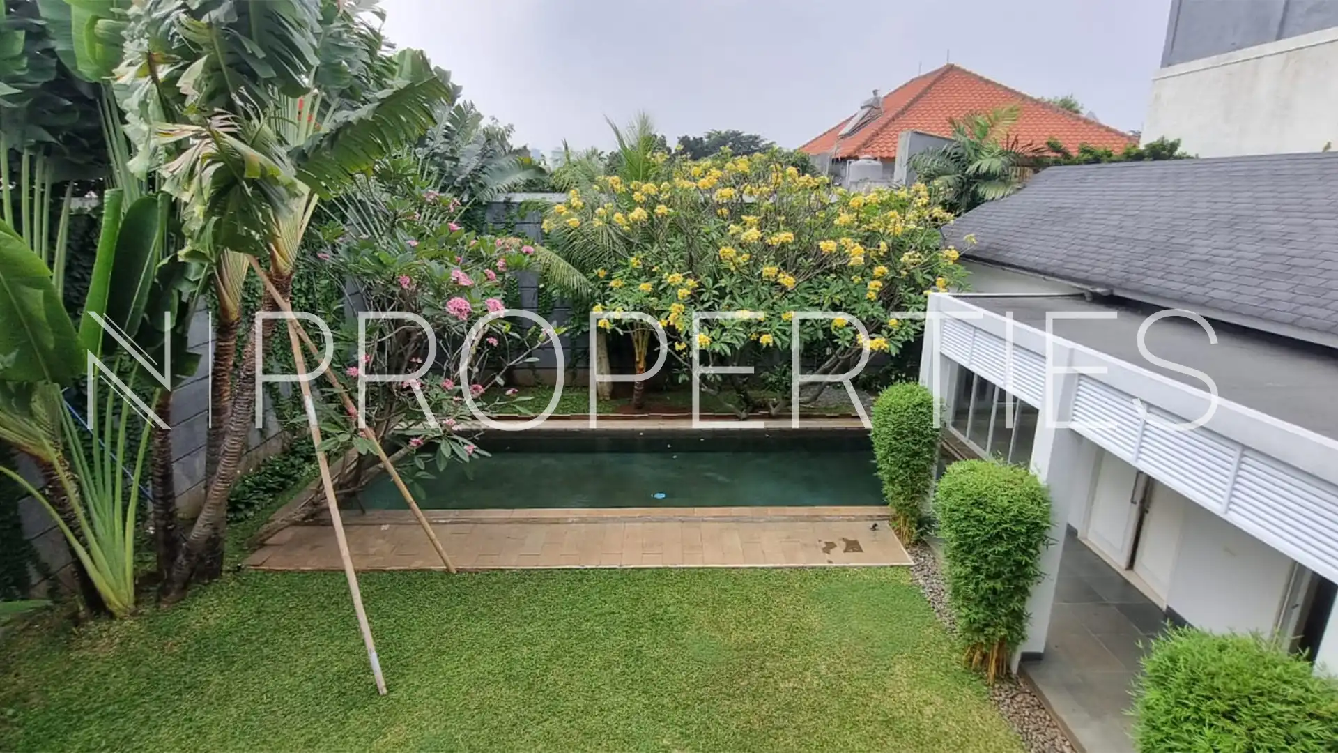 Spacious 4BR Real Estate at Cilandak