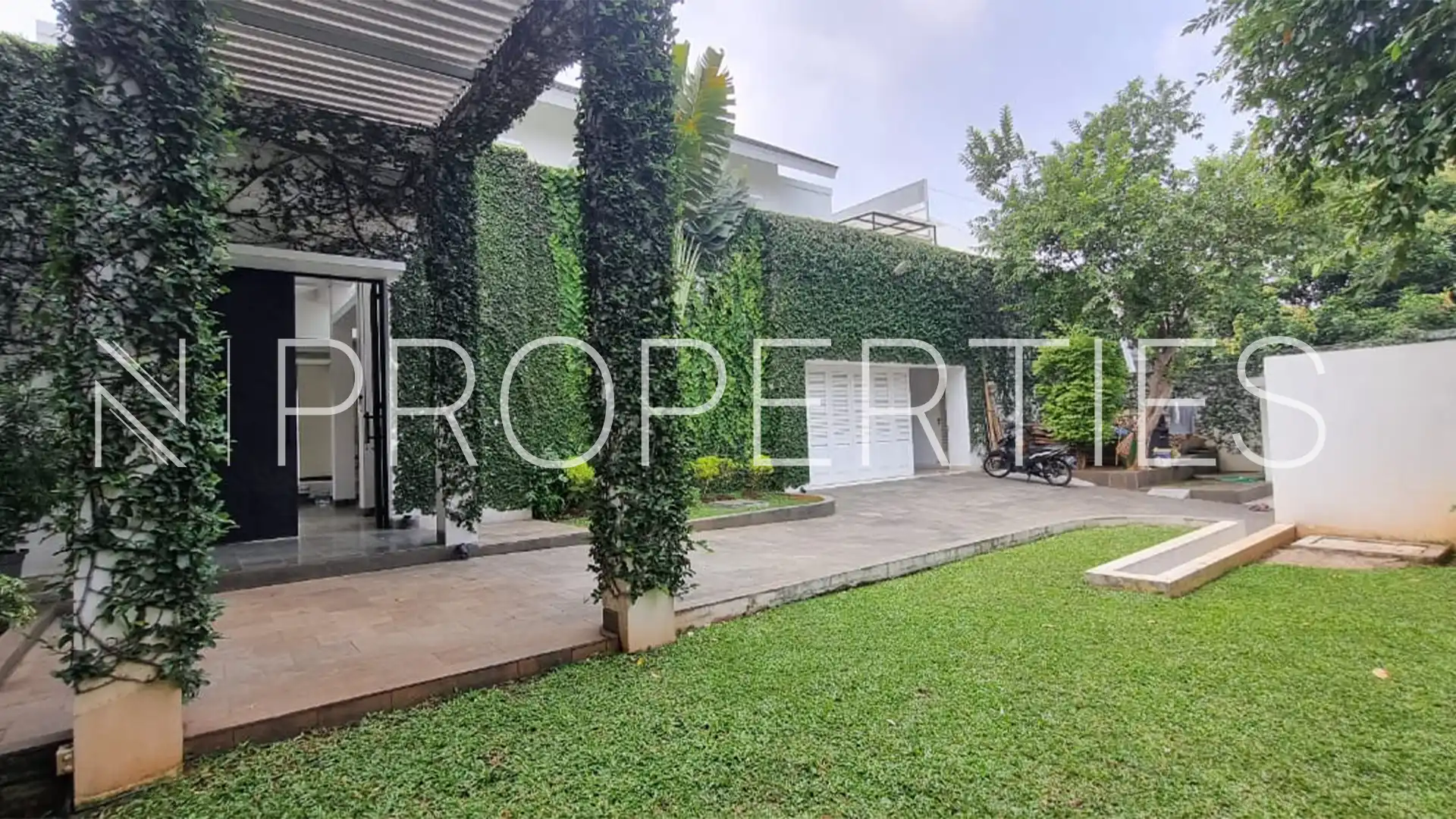 Spacious 4BR Real Estate at Cilandak