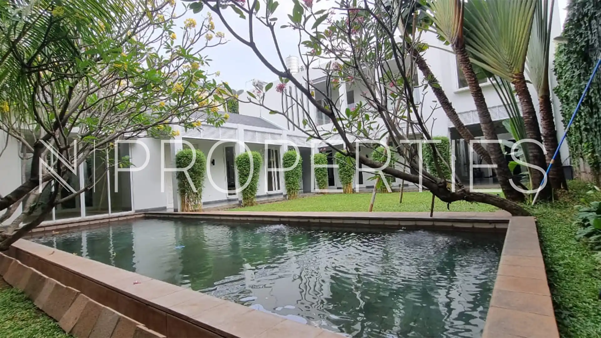 BDN 2 No.59-4BR-Swimming Pool & Backyard